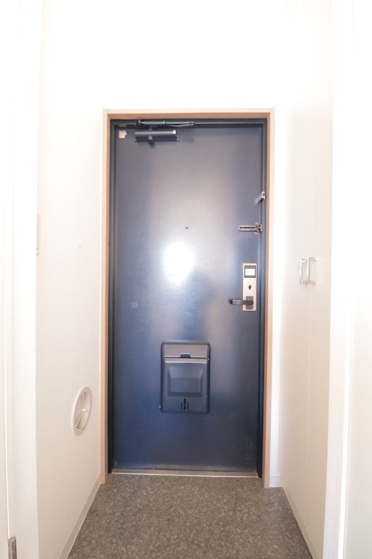 SOCIETY　SEASONS 玄関