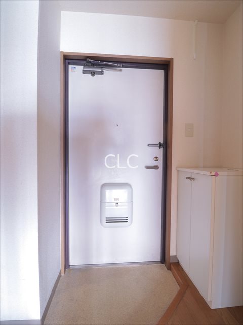 サンライズ三番館 玄関