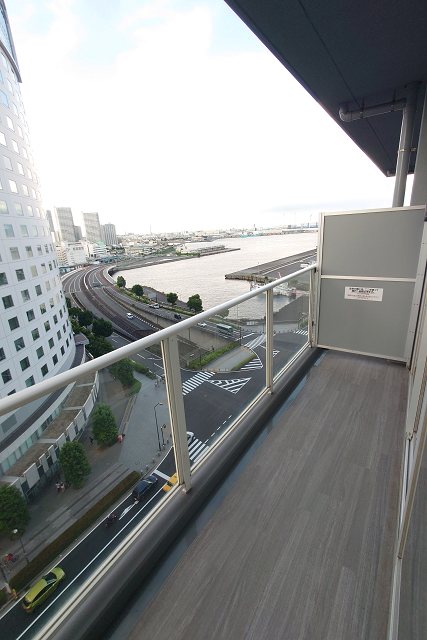 パシフィックロイヤルコートみなとみらいオーシャンタワー  ベランダ