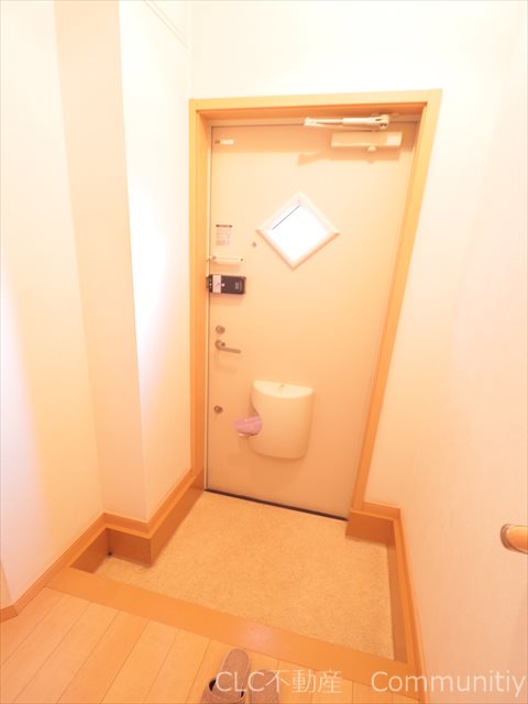 メゾンオランジェ 玄関