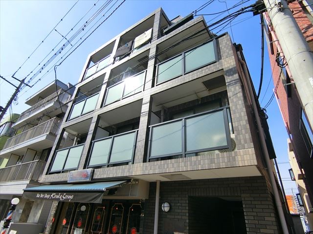 プリデ入船 外観