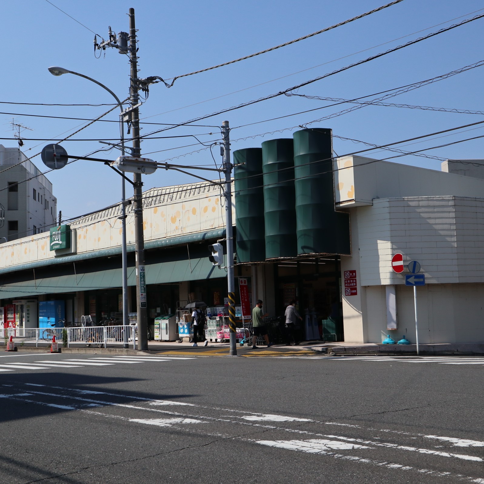 ドルチェ伊勢町 スーパー
