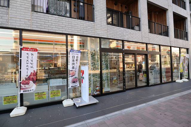 ドルチェ伊勢町 コンビニ