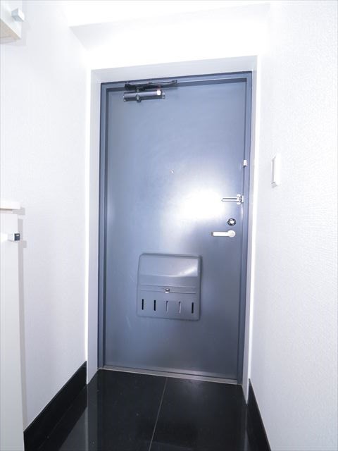 ユタカローズガーデン 玄関