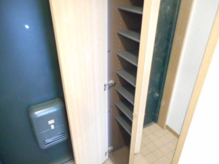 クレスタ妙典 玄関