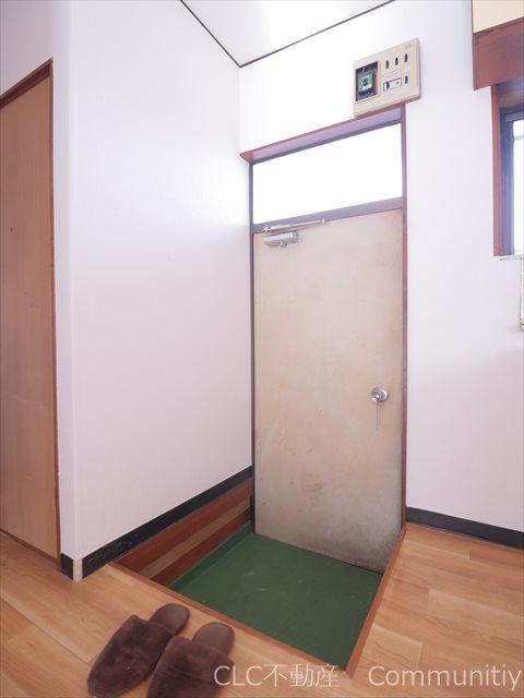 第九サンハイツ 玄関