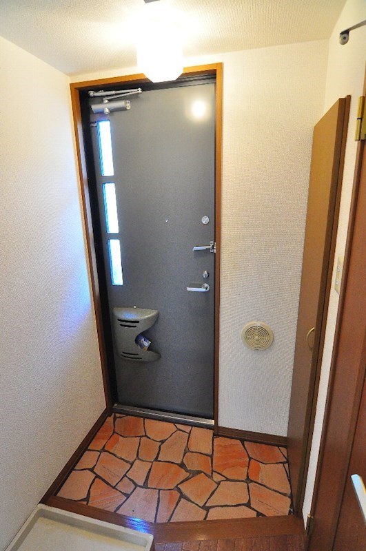 ドミールシャルマン 玄関