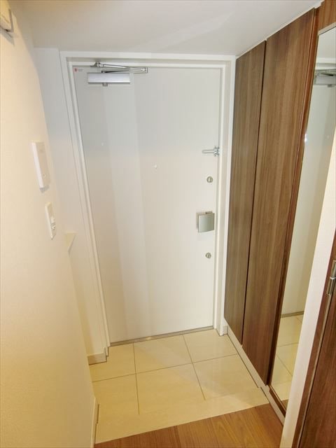 オーパスホームズ南行徳 玄関