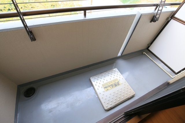ベスト伊勢佐木町 ベランダ