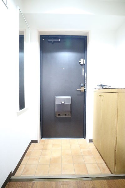 グランドール東寺尾 玄関