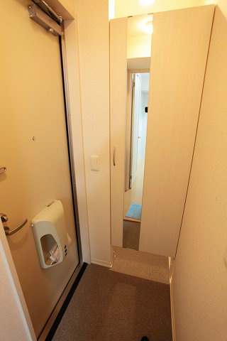 ラウレア 玄関