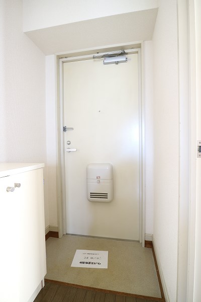 若林ビル    玄関