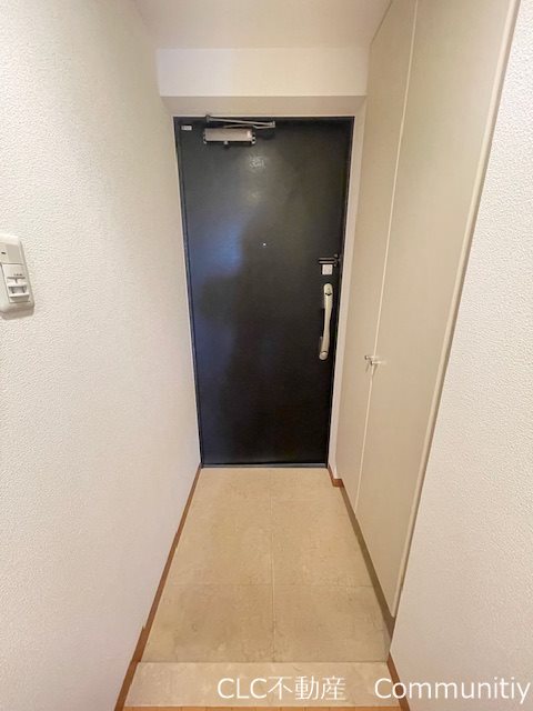 アン　エディー行徳 玄関