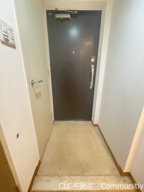 アン　エディー行徳 玄関