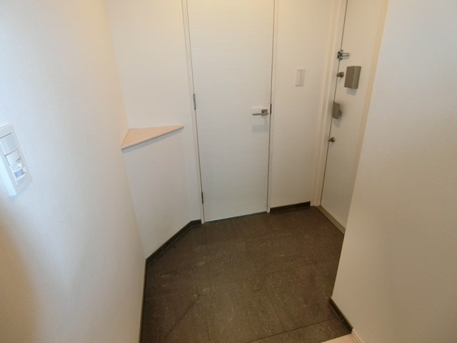 メトロタワー山下町 玄関