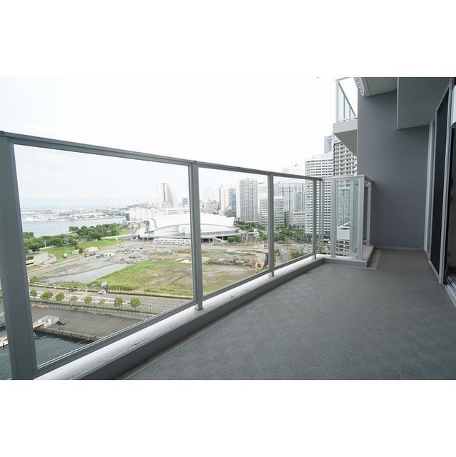 BLUE HARBOR TOWER みなとみらい ベランダ
