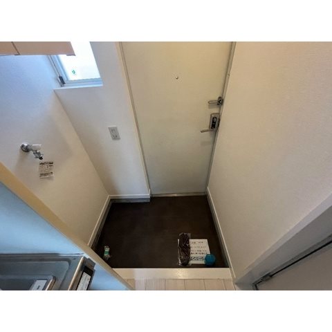 ローズアパートR18 玄関