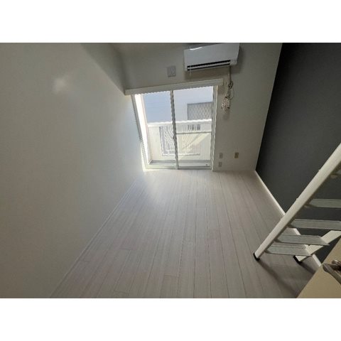 ローズアパートR18 リビング