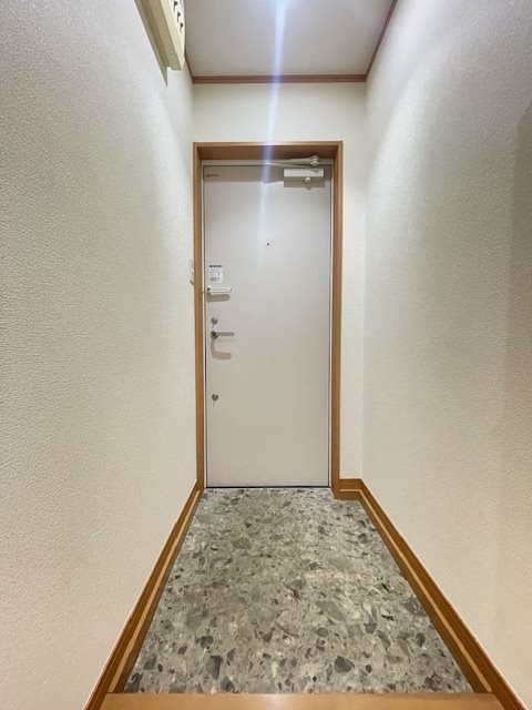 ファーストコーポラス９ 玄関