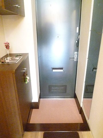 カンマルージュ 玄関