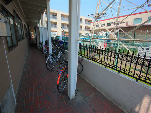 千葉県船橋市本中山３丁目 エントランス