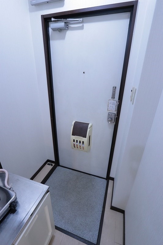 千葉県船橋市本中山３丁目 玄関