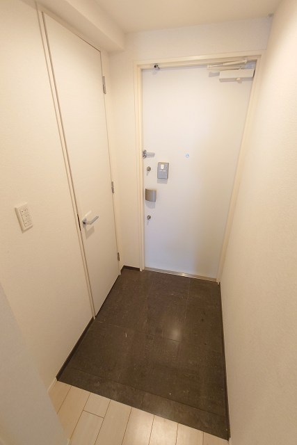 メトロタワー山下町 玄関