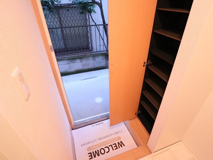 クレスト西戸部 玄関