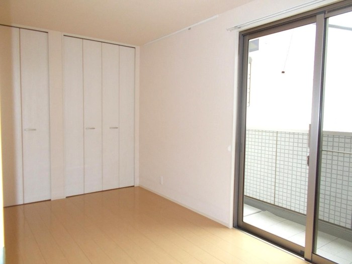 ドルチェ伊勢町 ベッドルーム