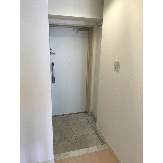 コンフォリア新子安 玄関