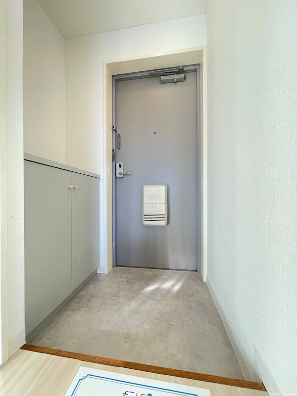 第2レクコーポ舞浜 玄関