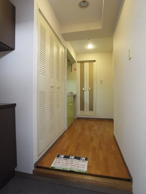 横浜平沼ダイカンプラザ三号館 玄関