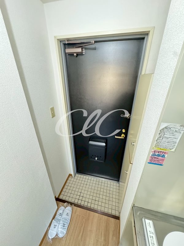 クレッセントワタナベ 玄関
