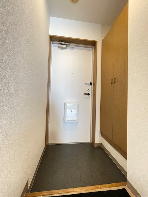 ドゥリーヴ　ピエース 玄関