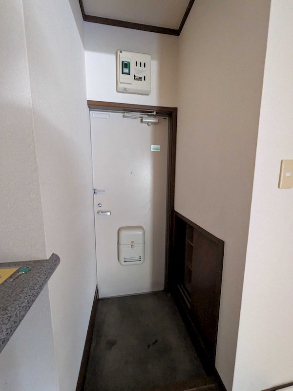アミューズ磯子壱番館 玄関
