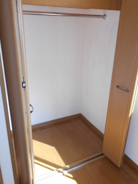 神奈川県横浜市金沢区六浦１丁目 収納