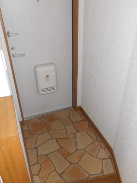 神奈川県横浜市金沢区六浦１丁目 玄関