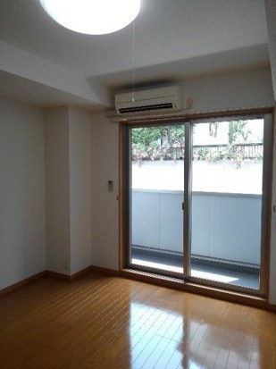 カルム リビング