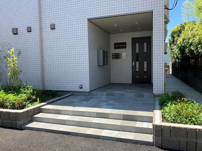 神奈川県逗子市桜山２丁目 エントランス