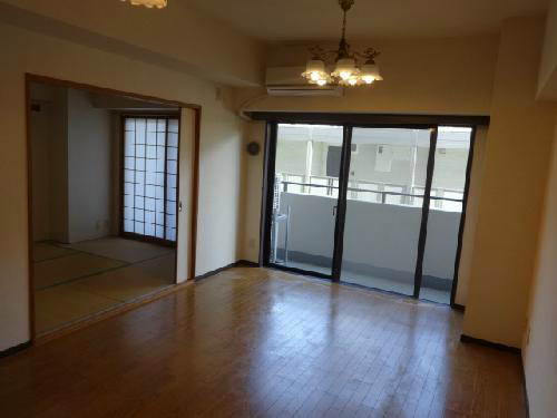 ネオマイム磯子 リビング