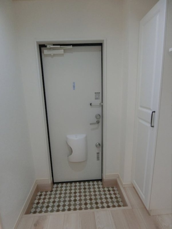 ハーミットクラブハウスmix杉田 玄関