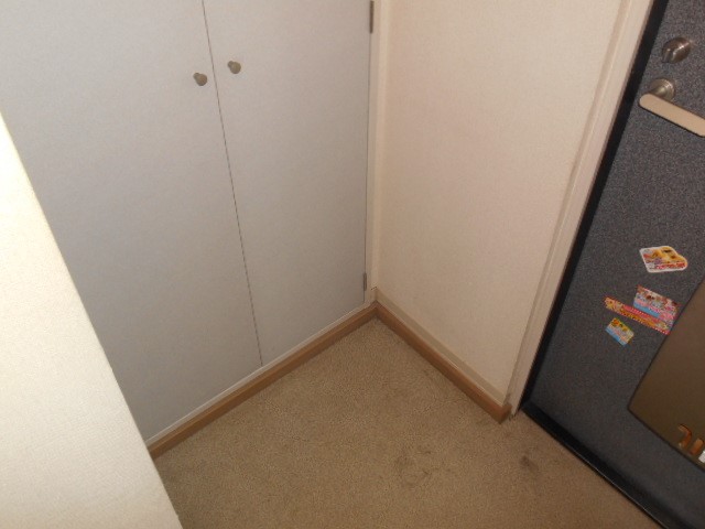 ヒルトップ金沢文庫Ⅱ 玄関