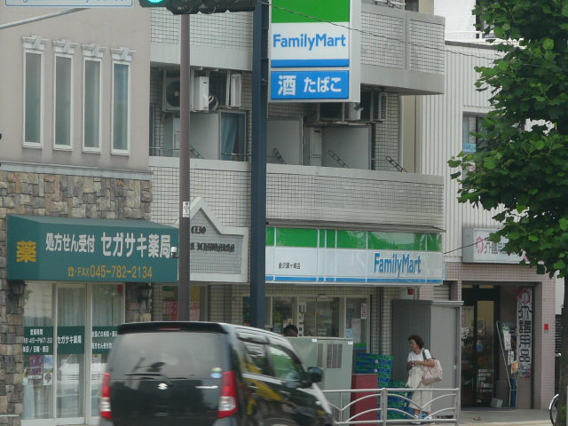 神奈川県横浜市金沢区六浦東３丁目 コンビニ