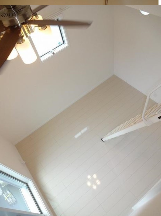 リーヴェルポート横浜杉田 リビング