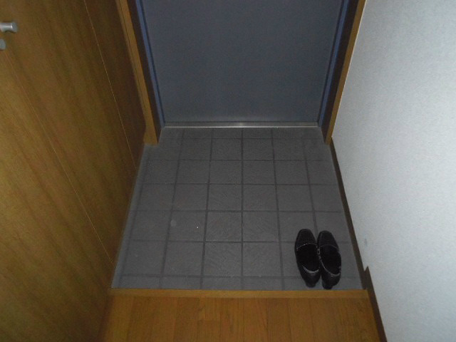 洋光台山の手マンション 玄関