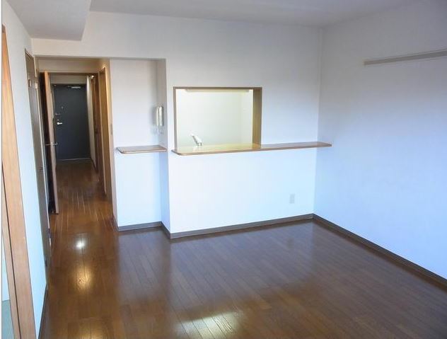 洋光台山の手マンション リビング