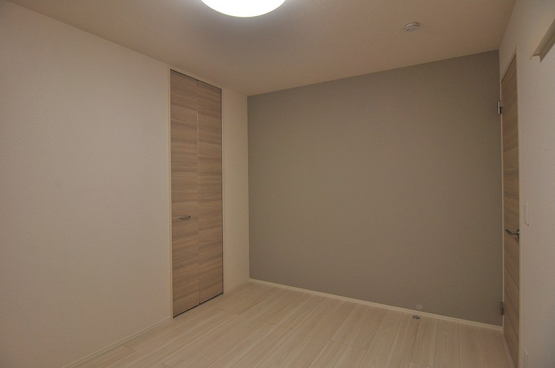 D Paina Hino ベッドルーム