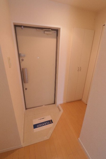 コンフォリア行徳 玄関
