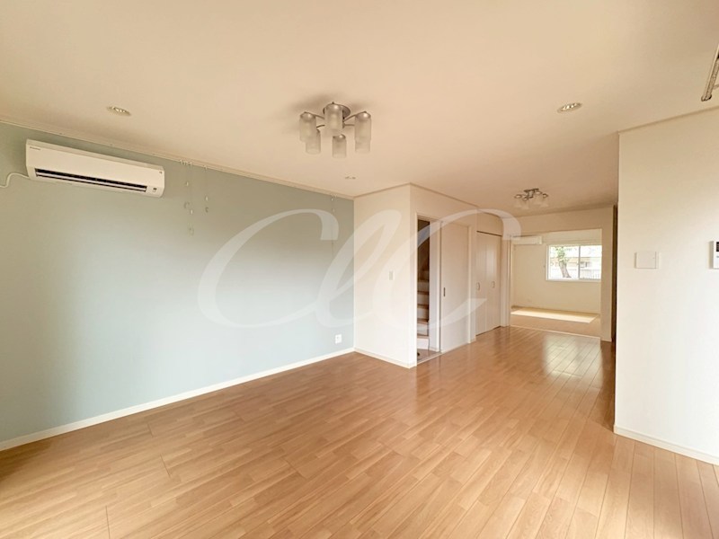 港南6丁目戸建て リビング