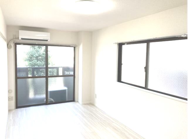 リバーサイドビル ベッドルーム